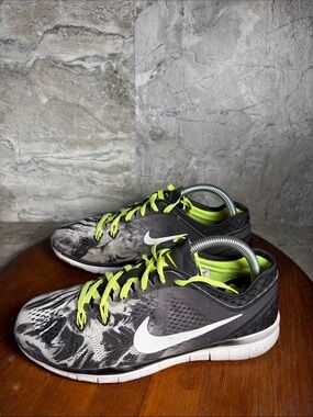 Nike Free 5.0 TR Fit 5 Woman’s 9 Athletic Running Shoes